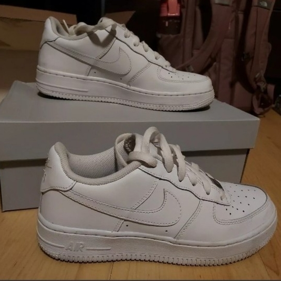 NikeAirForce 1 - Picture 1 of 4